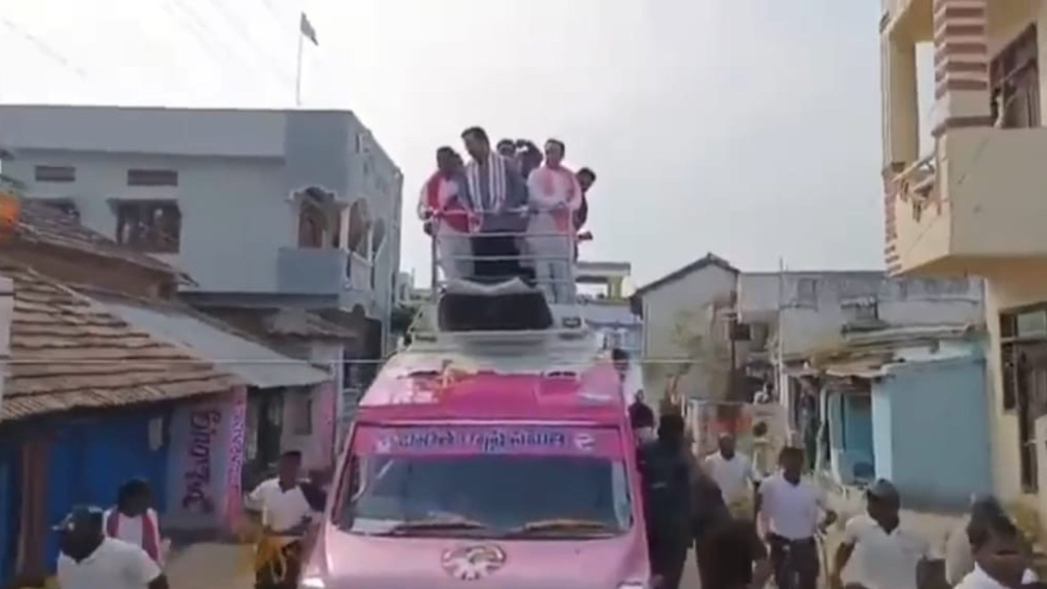 Minor mishap in KTR's Armoor election campaign - Mission Telangana